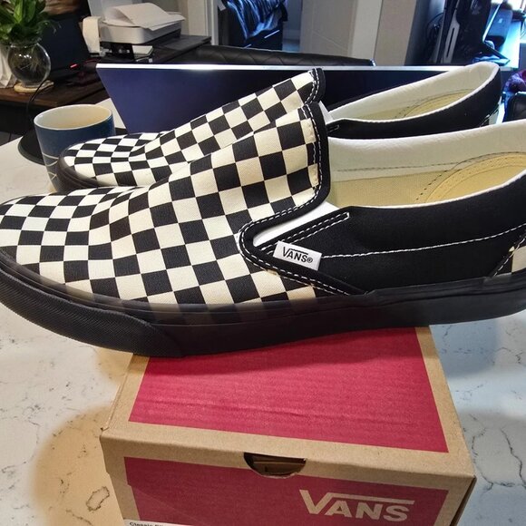 VANS Authentic Black White Checkerboard Classic Slip-On Shoe Mens Size 10.5 NEW - Picture 1 of 12